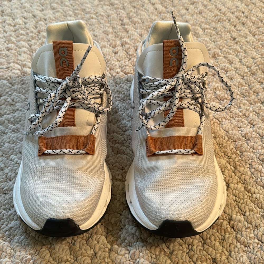On Cloud Cloud Nova size 8 women’s